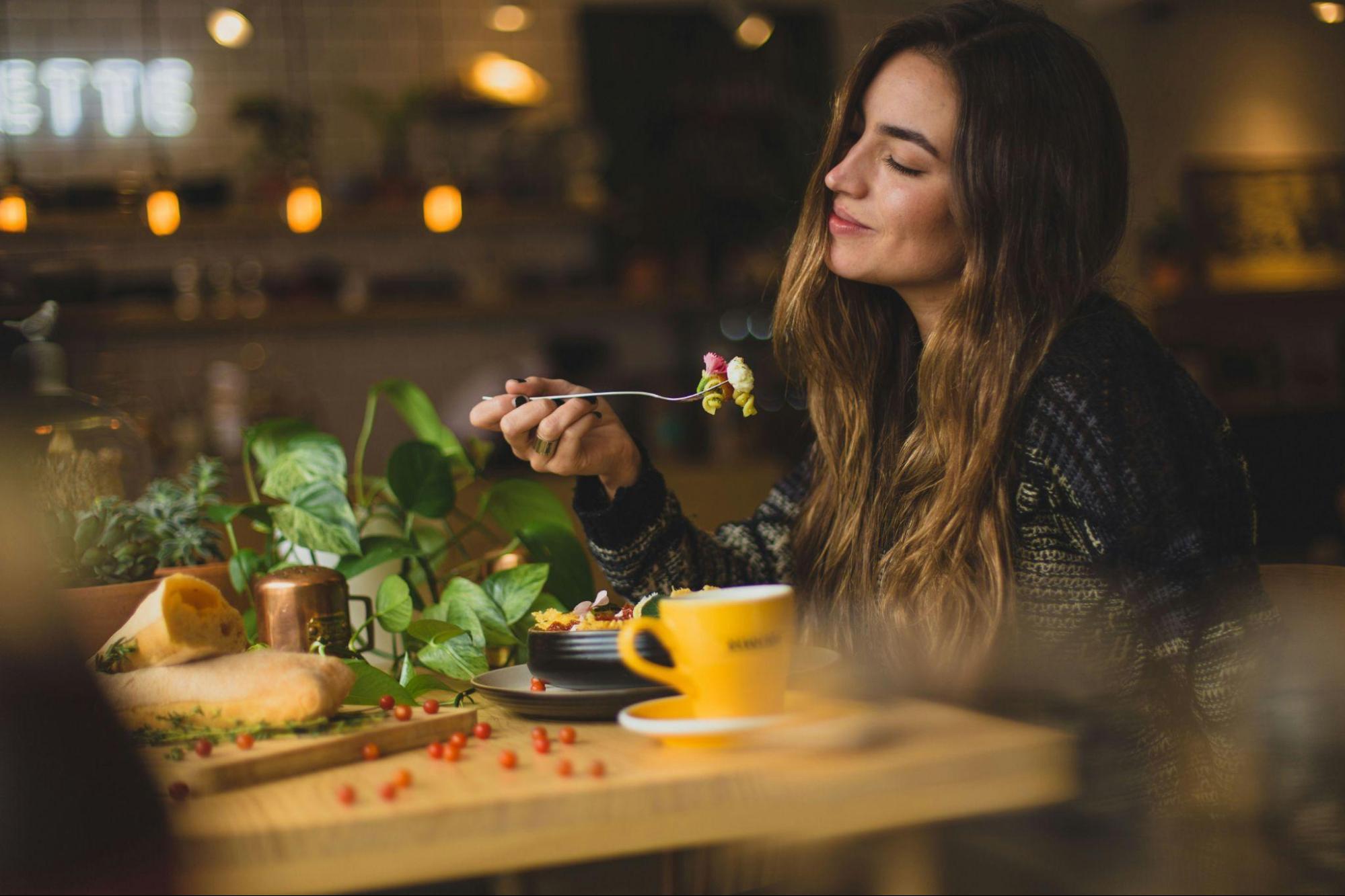 Healthy Eating Habits That Help Employees Stay Energized Throughout the Workday